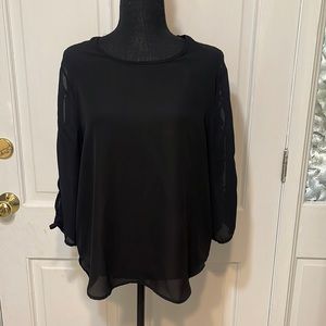 3/4 sleeve black top